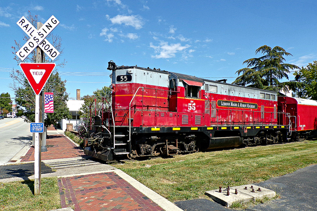 CRC 55 – EX-C&O GP7 a train on the tracks